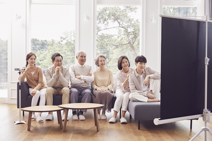 ��ȭ�ɸ�����1�� ���ᱳ��