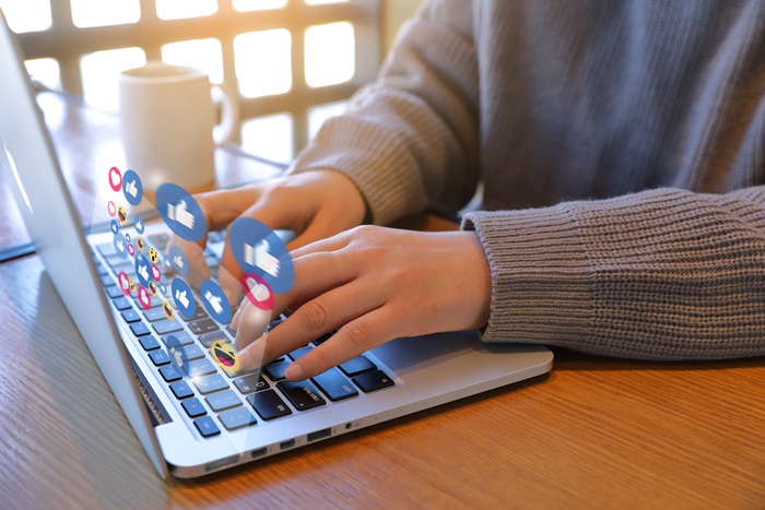 ¹æ¼ÛSNSÄÜÅÙÃ÷Àü¹®°¡ ÀÚ°ÝÁõ ¹«·á°ÀÇ